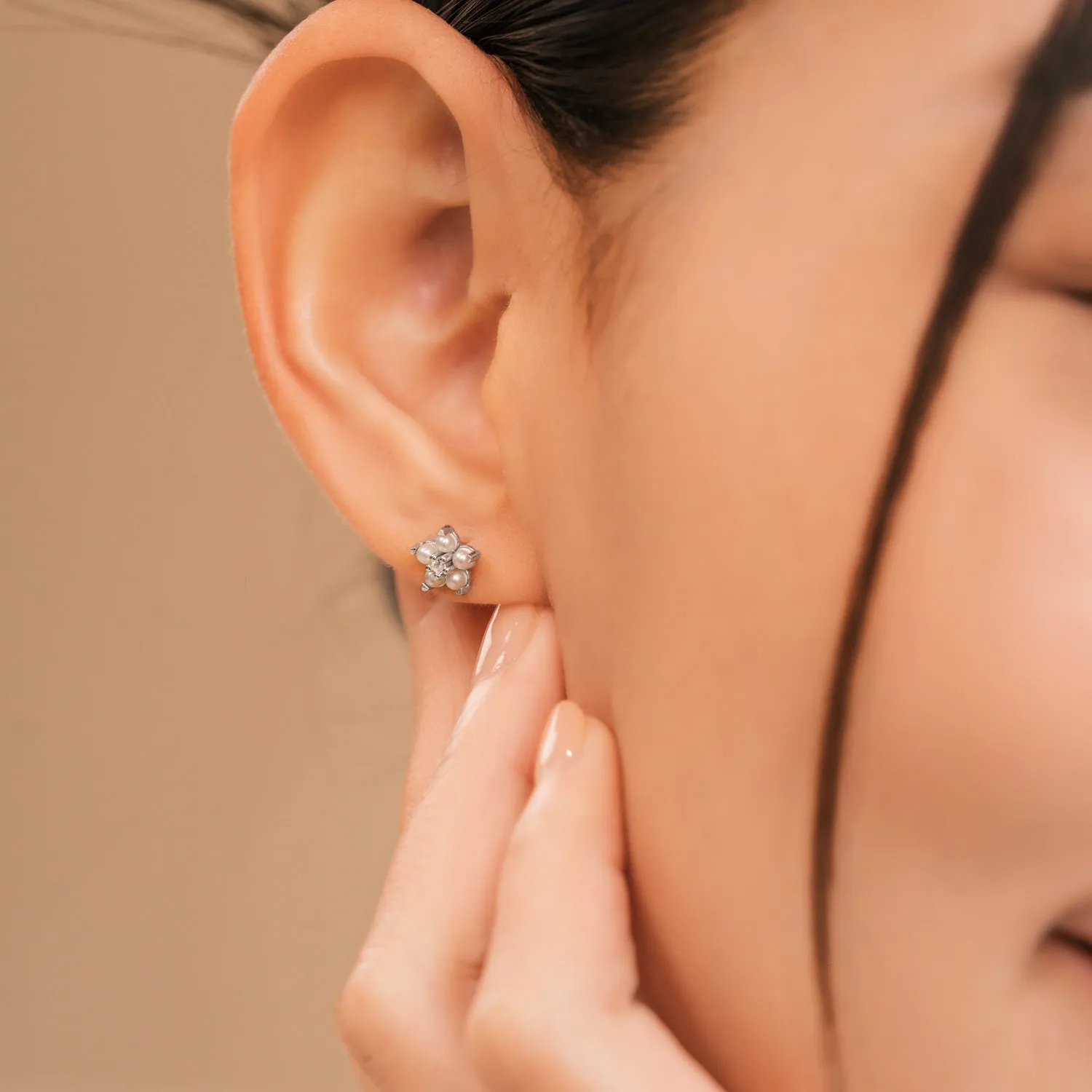 10k White Gold Margot Studs