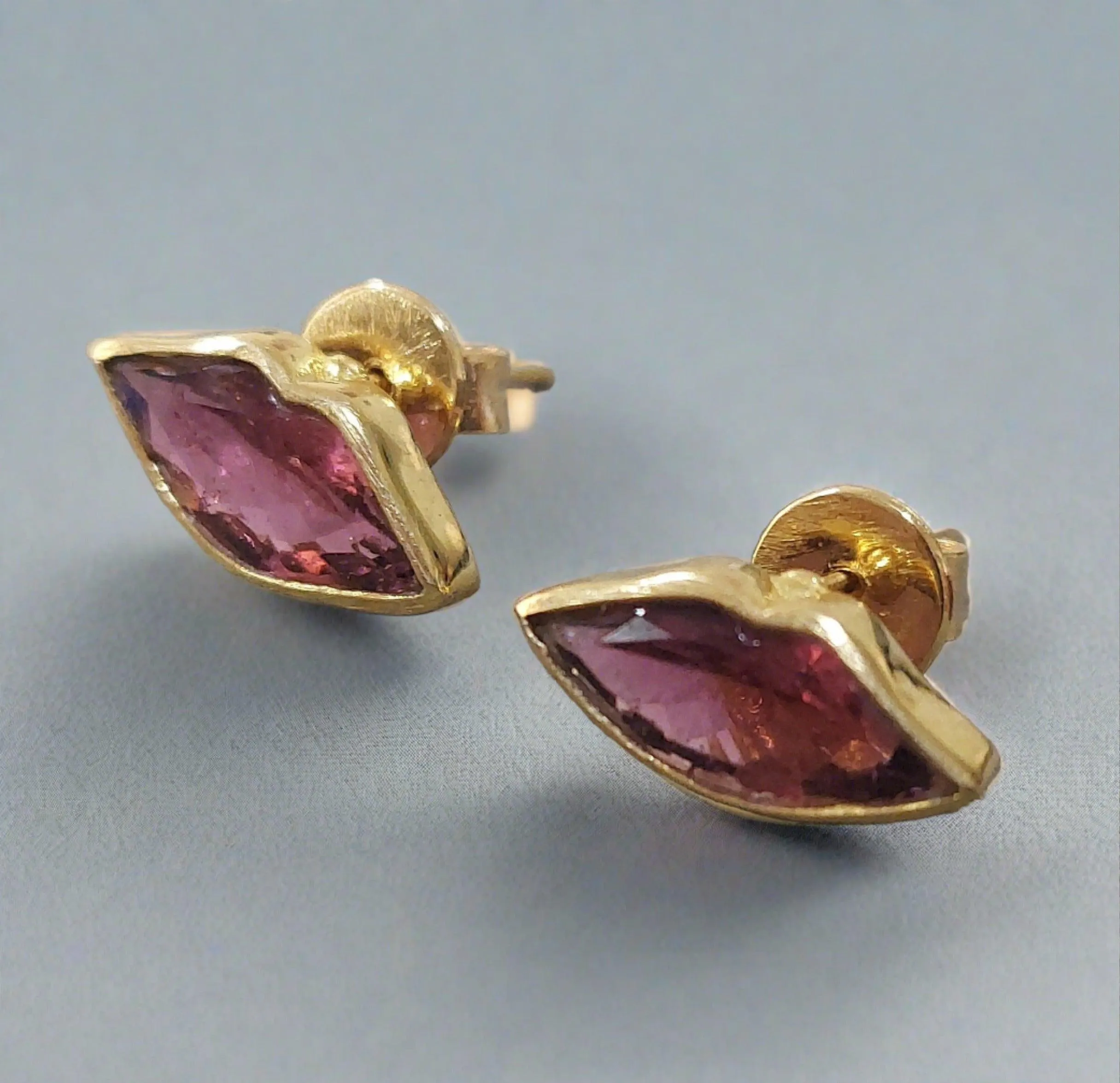 18K Gold Lip Shape Pink Tourmaline Studs Earrings