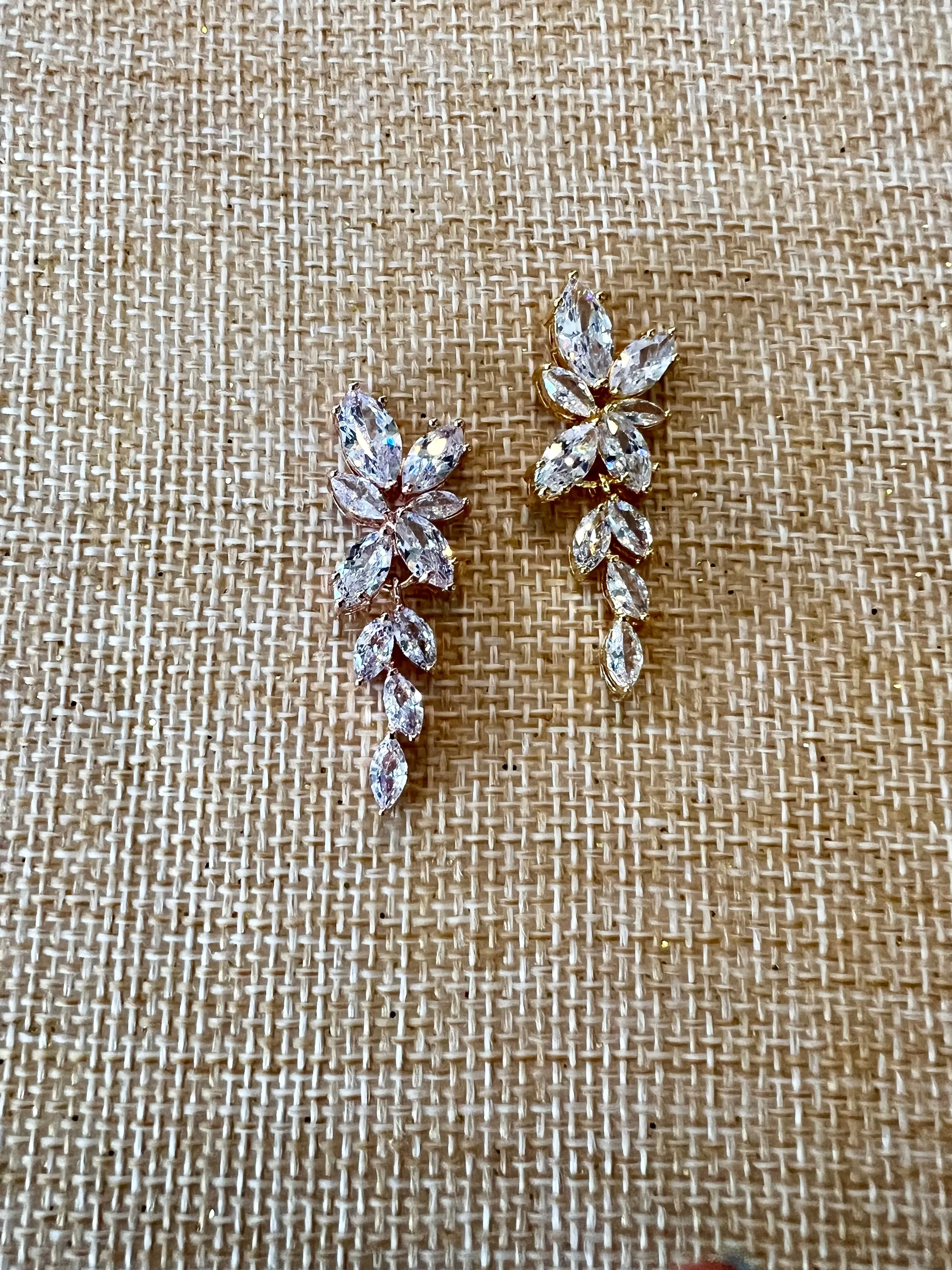 Bridal Earrings, Swarovski and Zirconia Wedding & 15 Anos Earring