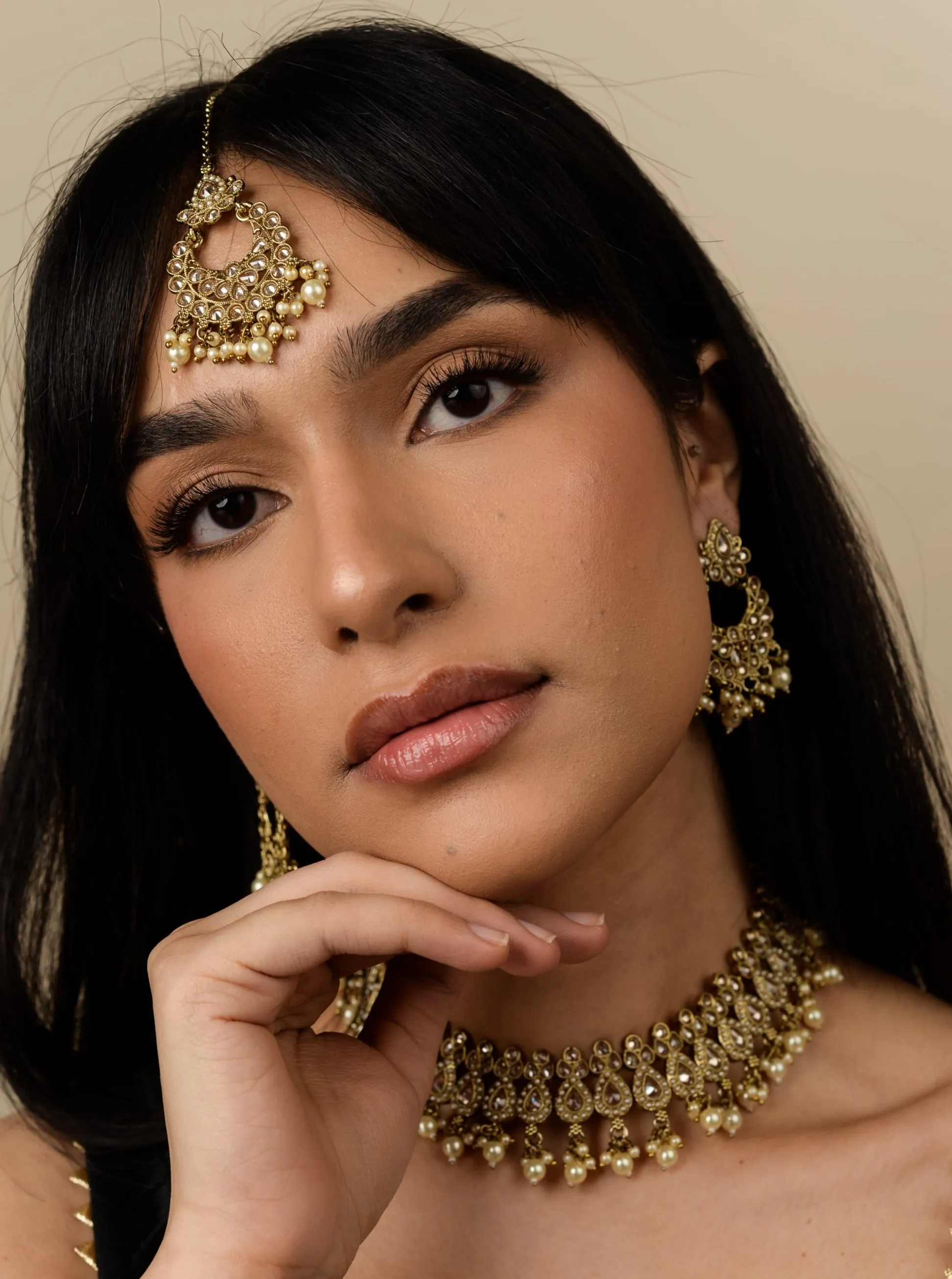 Champagne Falak Choker