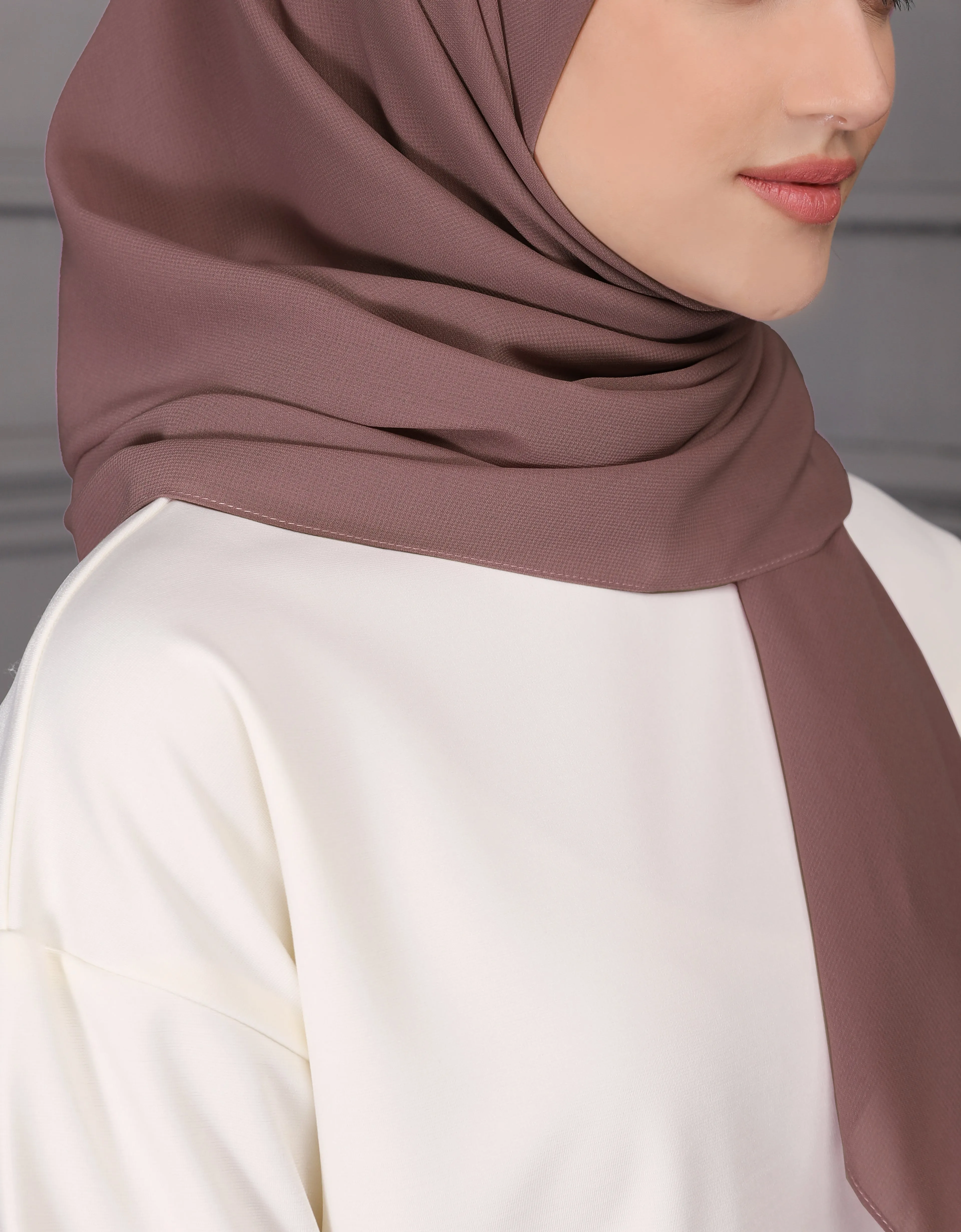 EMANI SQUARE SCARF (BROWN)