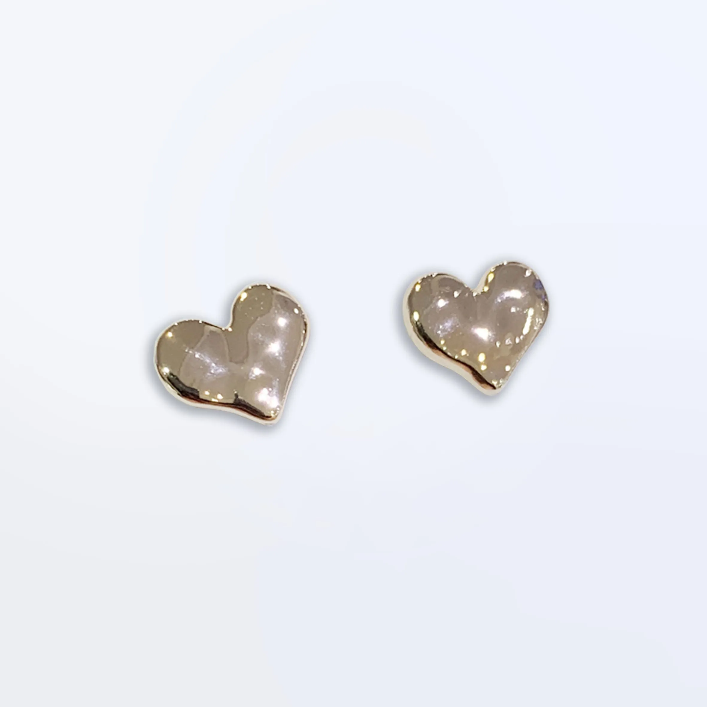 HAMMERED EFFECT HEART EARRING STUD