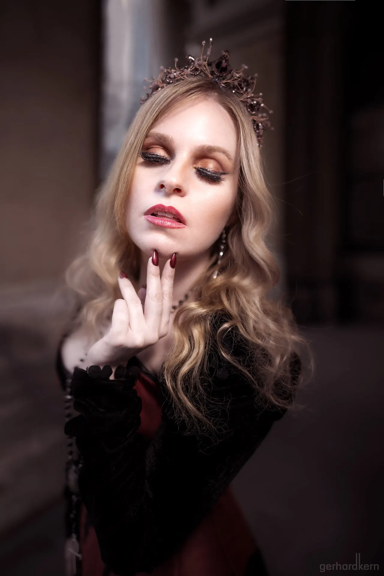 Kissable Feminine Outgoing Diadem