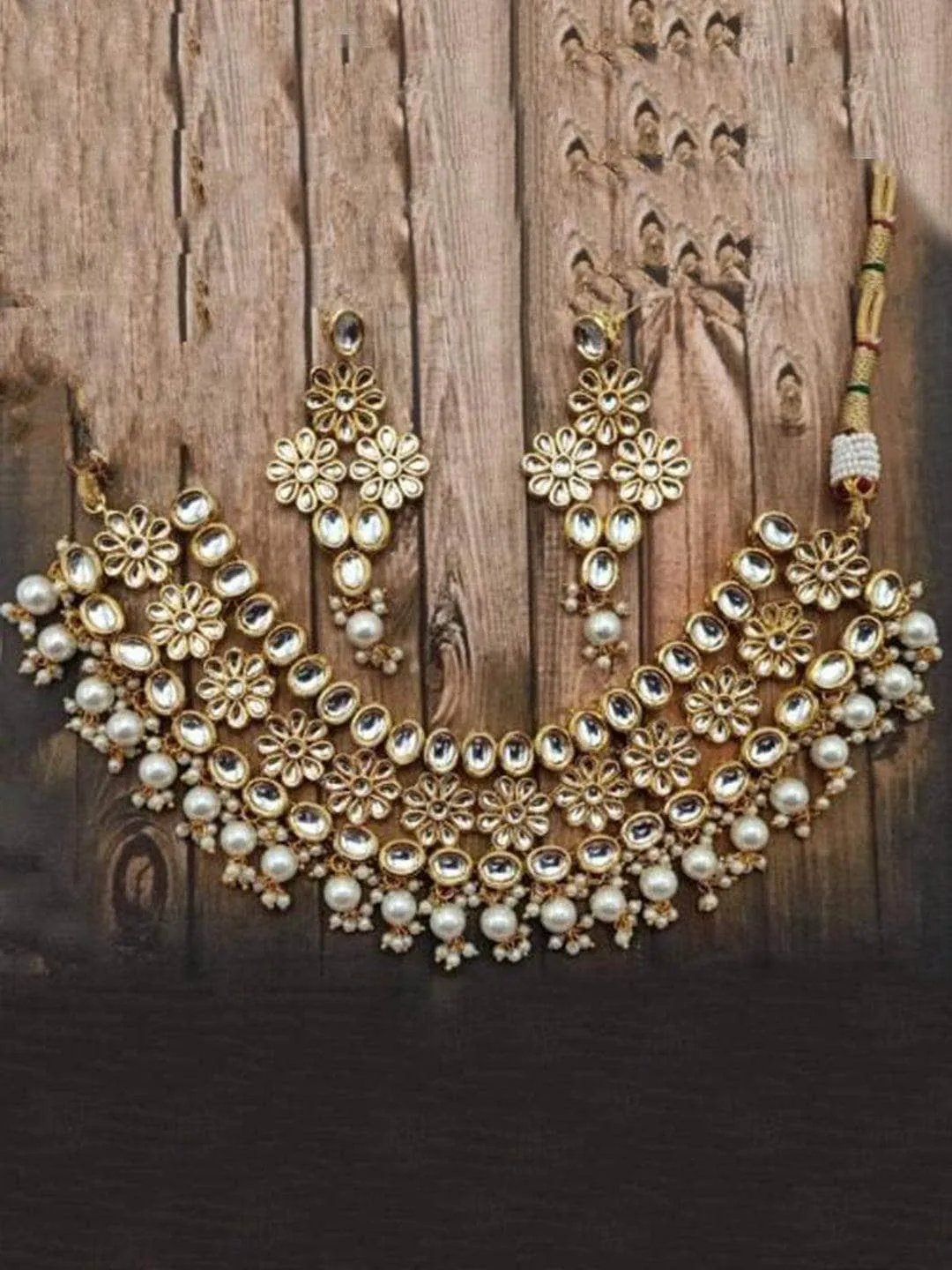 Kundan Flower Motif Outline Necklace And Earring Set