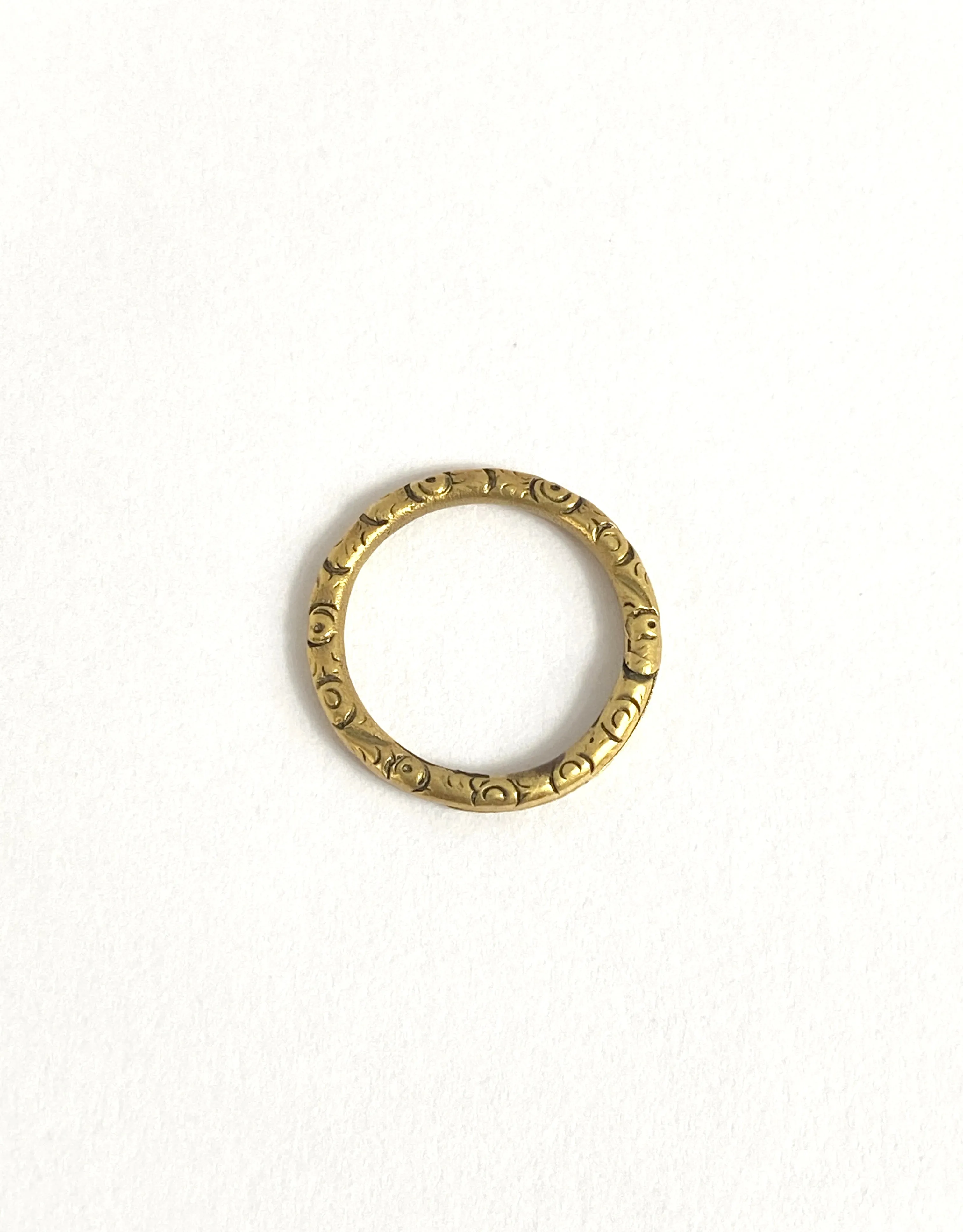 Large, Victorian Pinchbeck Engraved Split Ring