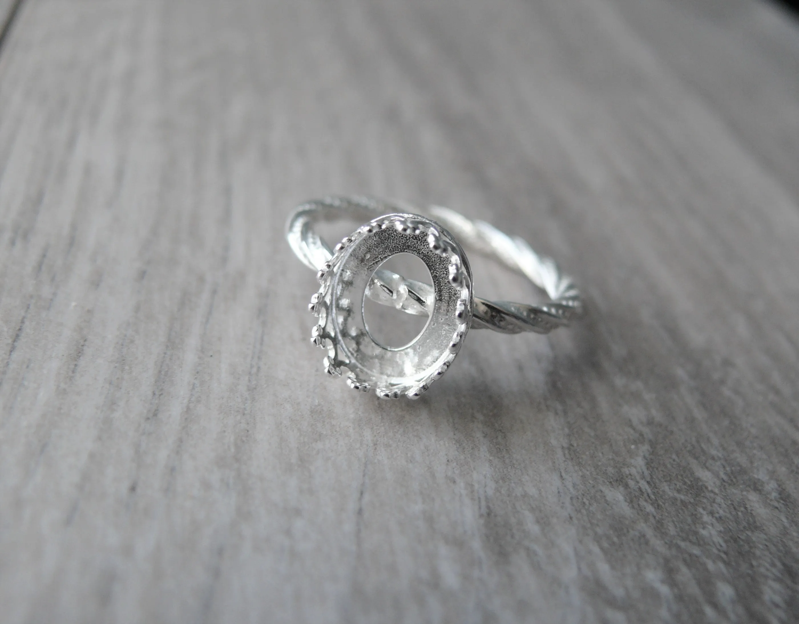 Oval Crown Ring Blank Dot & Twist Band | 8x10 mm, 10x12 mm, 14x10 mm