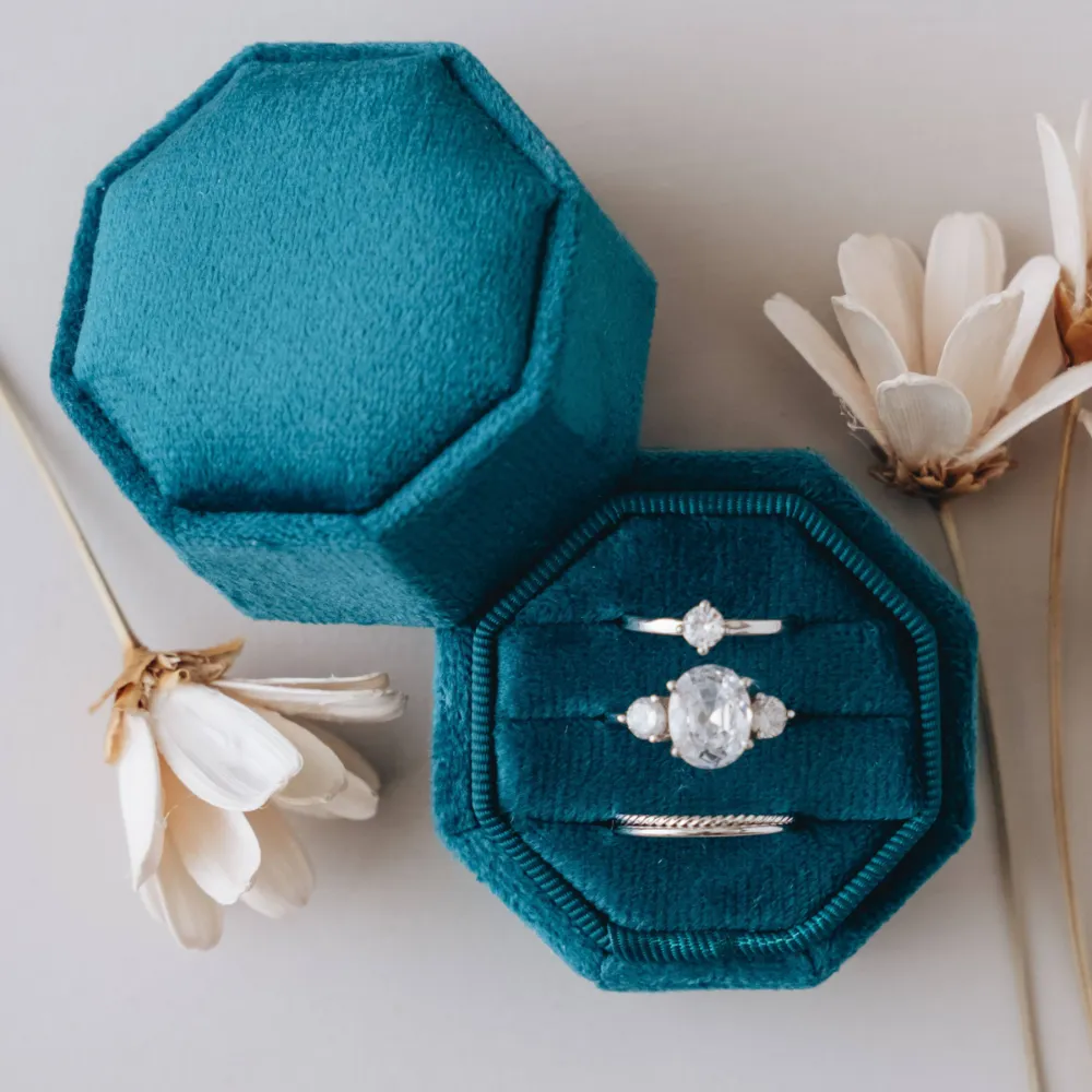 Triple Slot Velvet Ring Holder