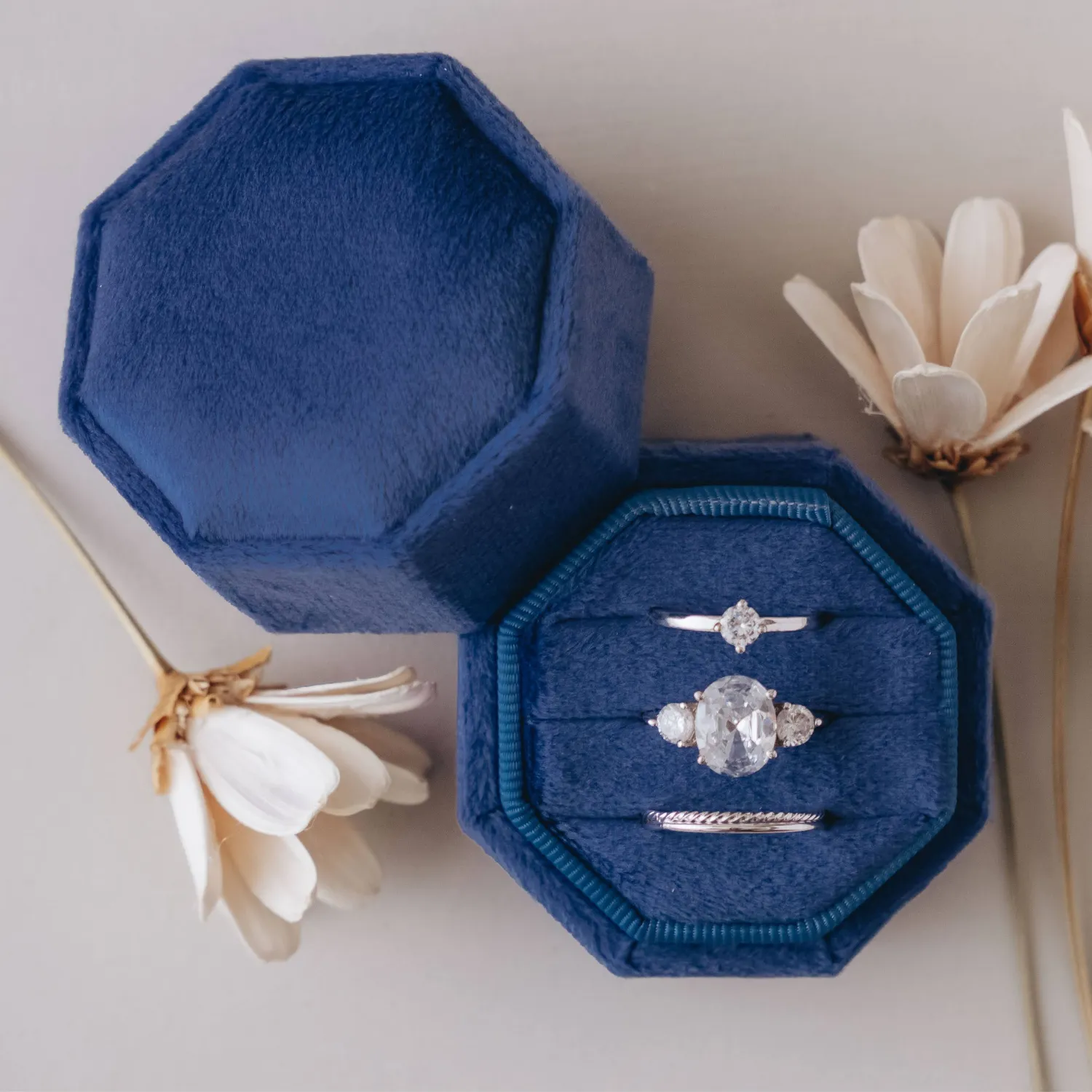 Triple Slot Velvet Ring Holder