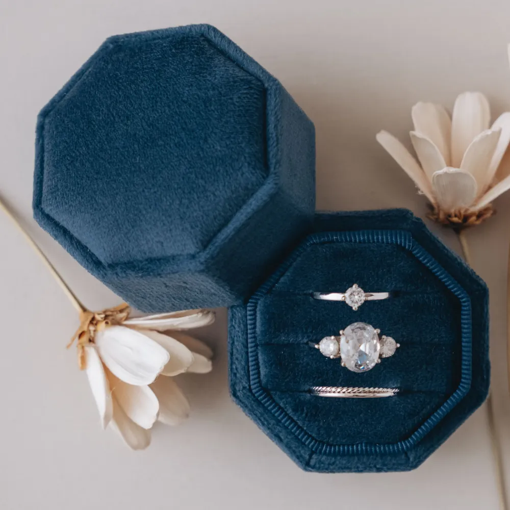 Triple Slot Velvet Ring Holder