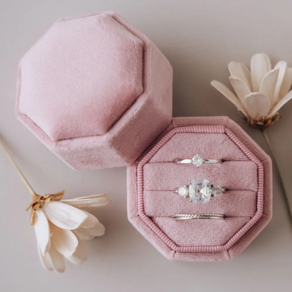 Triple Slot Velvet Ring Holder