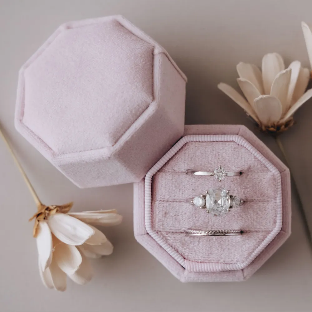 Triple Slot Velvet Ring Holder