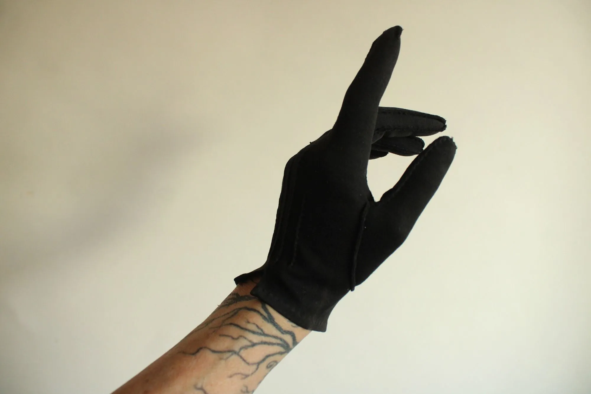 Vintage 1960s Dawnelle Black Gloves