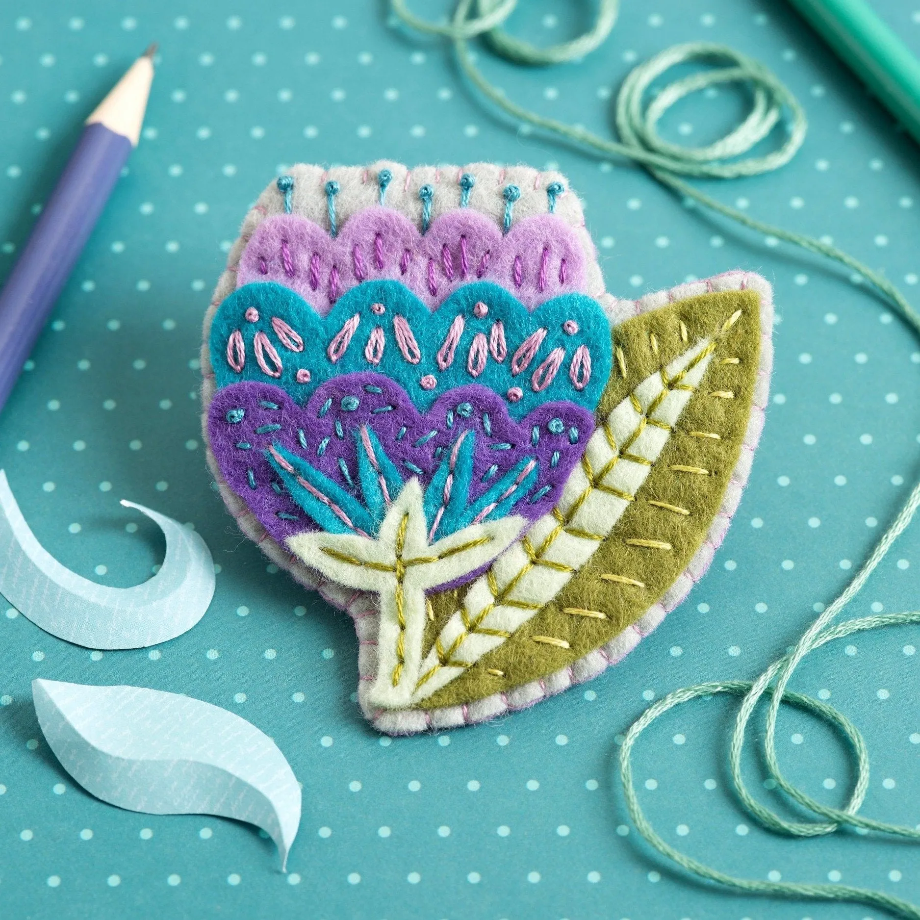 Vita Flower Felt Craft Brooch Kit