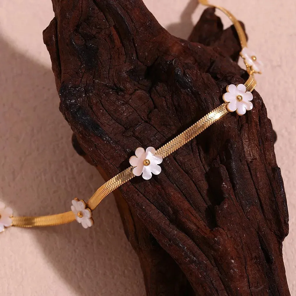 White Flower Gold Choker Necklace